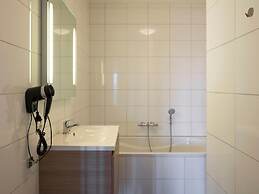 Luxurious Apartment Near sea