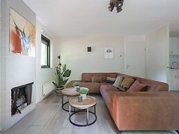 Well-kept Bungalow With a Fireplace in the Veluwe