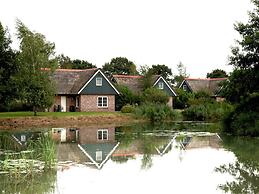 Spacious Thatched Villa With a Solarium, in a National Park