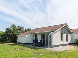 Comfortable Bungalow With Dishwasher Near the Beach