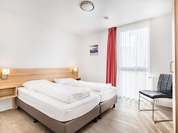 Spacious, Modern Apartment Near the Centre