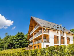 Spacious, Modern Apartment Near the Centre