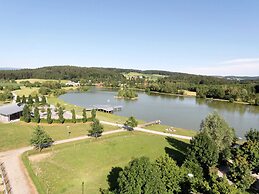 Detached Chalet with Terrace near Swimming Lake