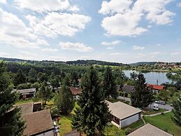 Detached Chalet with Terrace near Swimming Lake