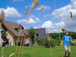 Restyled Villa with Washing Machine near River Moselle