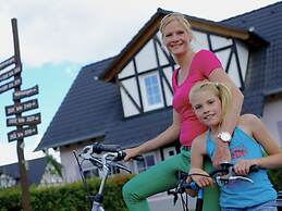 Restyled Villa with Washing Machine near River Moselle