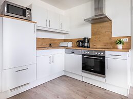 Spacious, Modern Apartment Near the Centre