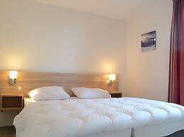 Spacious, Modern Apartment Near the Centre