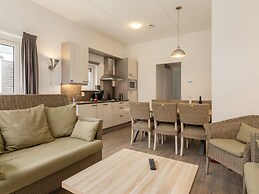 Luxury Chalet With two Bathrooms, Near the sSa on Texel