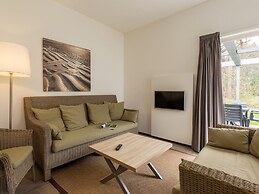 Luxury Chalet With two Bathrooms, Near the sSa on Texel