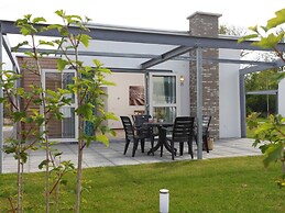 Luxury Chalet With two Bathrooms, Near the sSa on Texel