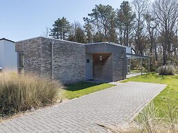 Luxury Chalet With two Bathrooms, Near the sSa on Texel
