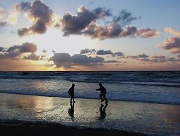 Luxury Chalet With two Bathrooms, Near the sSa on Texel