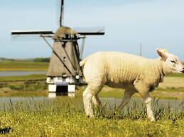 Luxury Chalet With two Bathrooms, Near the sSa on Texel