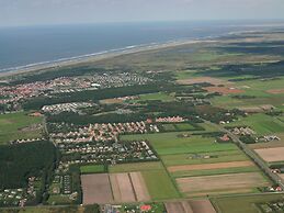 Luxury Chalet With two Bathrooms, Near the sSa on Texel