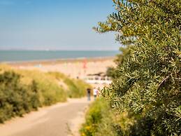 Luxurious Villa With Dishwasher, Only 500 m. From the sea