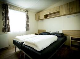 Well-furnished Chalet Near the Loonse