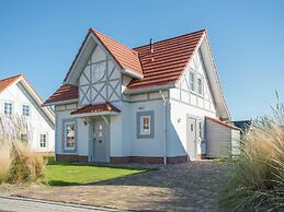 Detached Villa With Three Bathrooms Near the Sea
