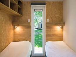 Modern Chalet With Microwave, Beach Within Walking Distance