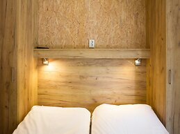 Modern Chalet With Microwave, Beach Within Walking Distance