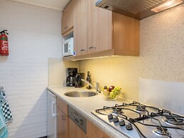 Cosy Bungalow Within De Maasduinen Area