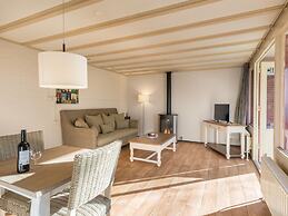 Cosy Bungalow Within De Maasduinen Area