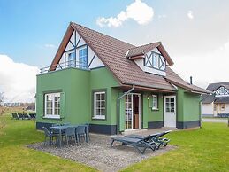 Restyled Villa with Washing Machine near River Moselle