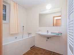 Restyled Villa with Washing Machine near River Moselle