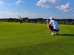 Restyled Villa with Washing Machine near River Moselle