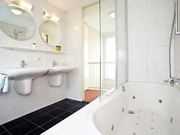 Wellness House With Solarium, in Water Area