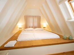 Romantic Cottage With a sun Shower