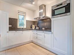 Thatched Villa With Wifi, sea at 1 km in Cosy Domburg