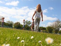 Single Storey Lodge With Dishwasher, Near the Beach