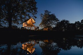 Fine Chalet near Water with Woodfired Hot Tub