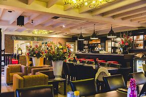 Fine Chalet near Water with Woodfired Hot Tub