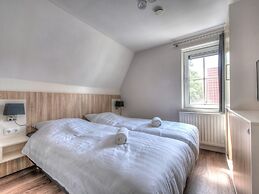 Luxurious Stately Villa With 4 Bathrooms, 1km From the Beach