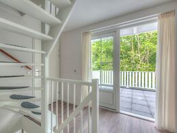 Luxurious Stately Villa With 4 Bathrooms, 1km From the Beach