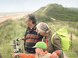 Luxurious Stately Villa With 4 Bathrooms, 1km From the Beach