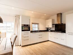 Beautiful Holiday Home With Bubble Bath