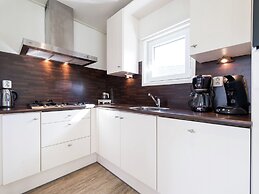 Luxurious, 2 Bathroom Holiday Home, 1,5 km From the Beach