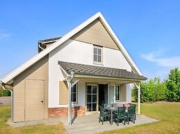Luxurious Villa, Washer & Sauna in Maasduinen Area