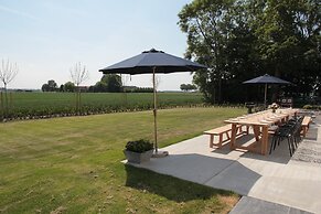 Spacious Countryside Villa