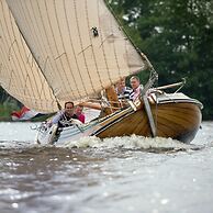 Bungalow With a Terrace Near the Sneekermeer