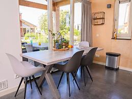 Bungalow With a Terrace Near the Sneekermeer