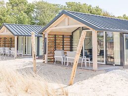 Comfortable Lodge With Hammock, Near the Beach