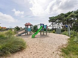 Comfortable Lodge With Hammock, Near the Beach