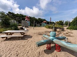 Comfortable Lodge With Hammock, Near the Beach