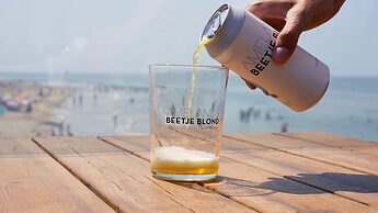 Comfortable Lodge With Hammock, Near the Beach