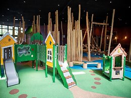 Villa With med Children's Room in Limburg