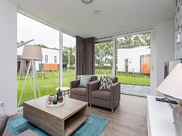 Villa With med Children's Room in Limburg